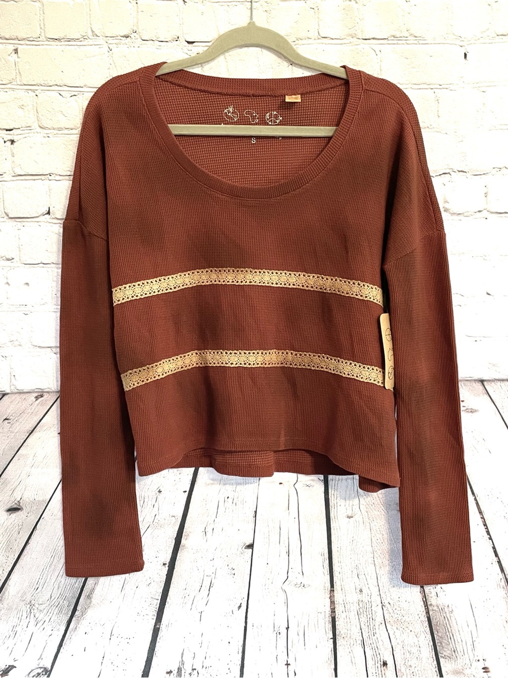 Threads 4 Thought Sustainable Hippie Bohemian Tie Dye Thermal Crop Shirt NWT